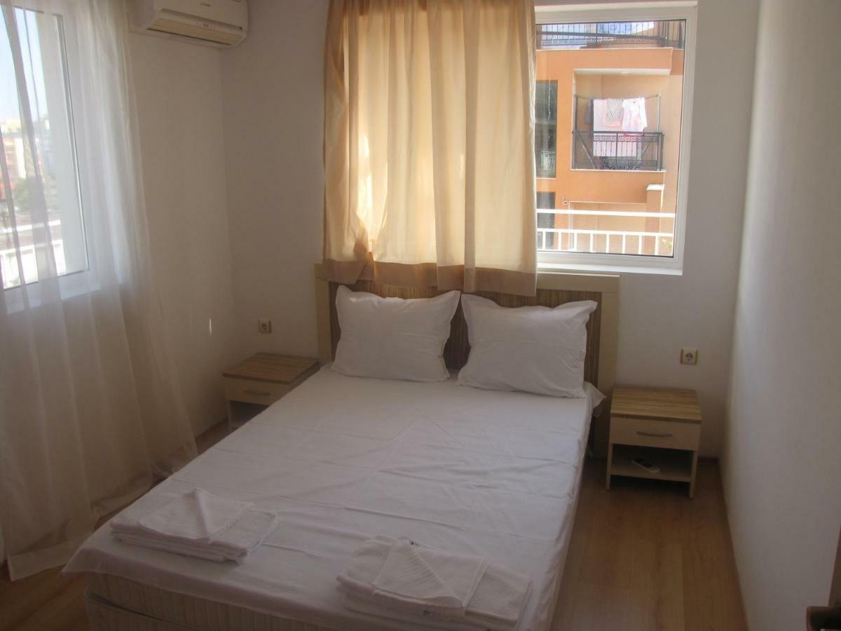Guest Apartments Salena Slantchev Briag Extérieur photo
